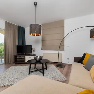  Apartment Vires